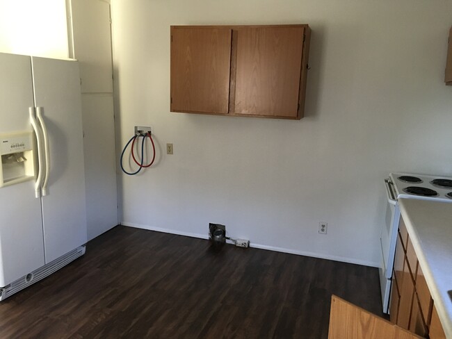 Kitchen / Laundry - 310 13th Ave N