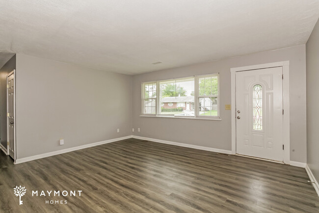 Building Photo - Charming 3 Bedroom with Updates and Spacio...