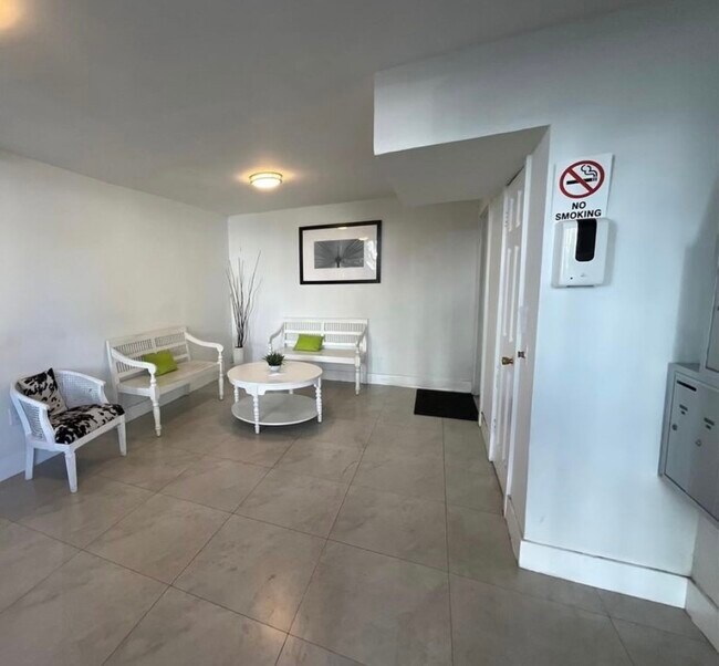 Foto del edificio - 528 Meridian Ave