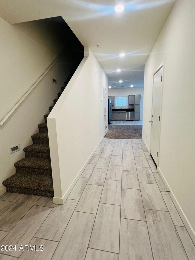 Foto del edificio - 2178 W Harmont Dr
