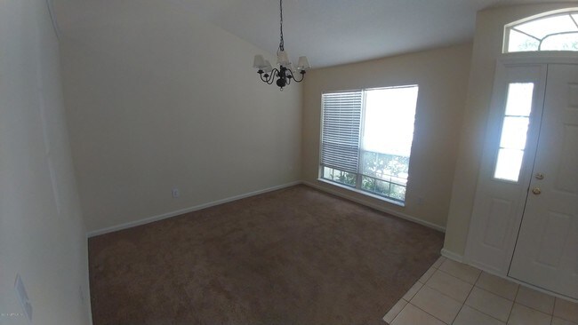 Building Photo - 1324 E Chinaberry Ct