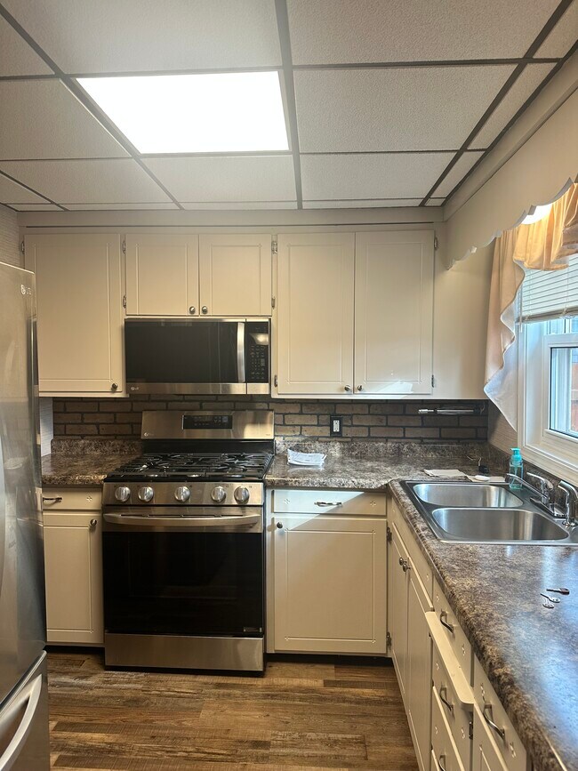 Foto del edificio - 2631 Tatham Rd