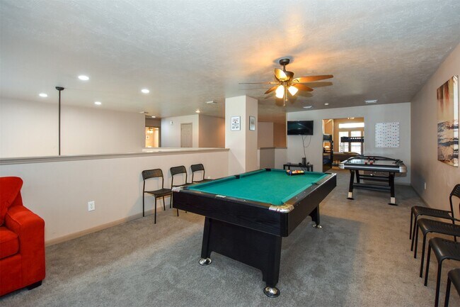 Foto del edificio - 10102 White Oak Trail Ln