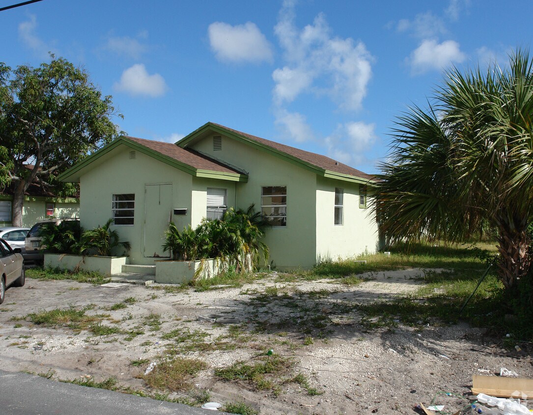 Building Photo - 500 NW 10th Ave