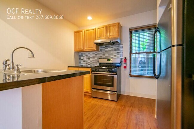 Foto del edificio - 1826 Webster St