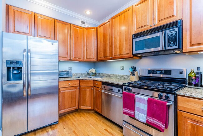 Foto del edificio - 1338 W Irving Park Rd