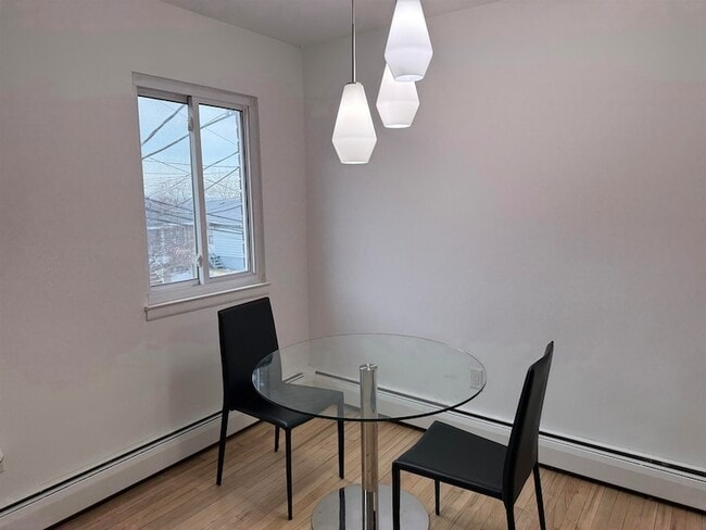 Foto del edificio - 7020 Cottage Ave
