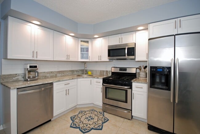 Kitchen - 3702 Riddle Ct