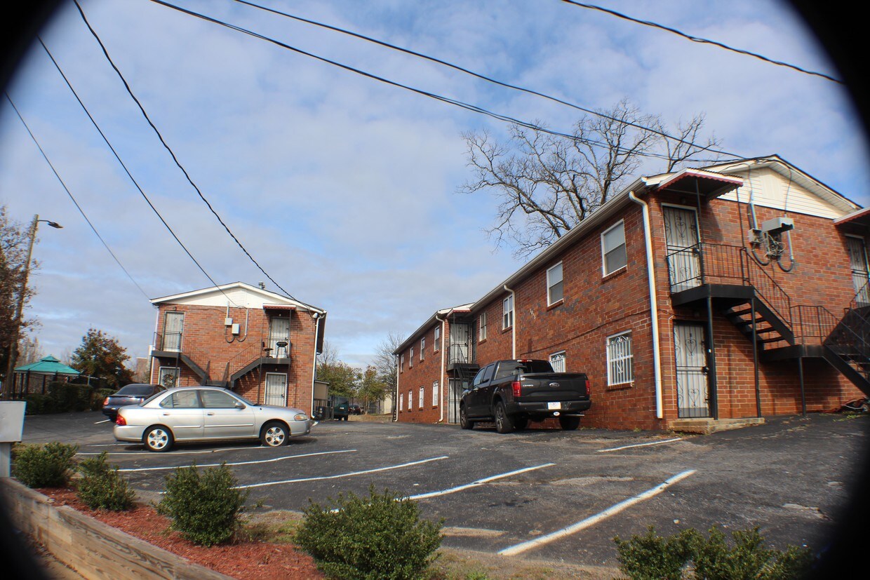 Primary Photo - 1058 Ridge Ave SW