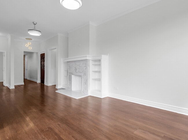 Building Photo - 5132 S Drexel Ave