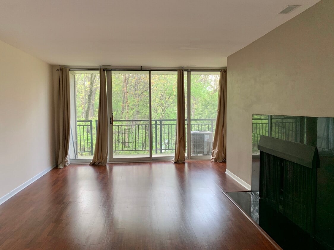 Foto principal - 1811 Four Lakes Ave