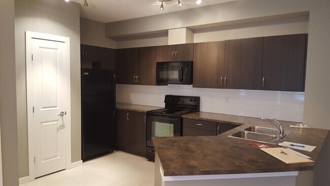 Building Photo - 2 Bed 2 Bath Unit in Calgary, AB