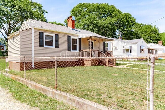 Building Photo - Charming 2 Bedroom in Greenville!
