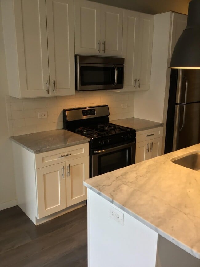 Building Photo - 525 N Halsted St