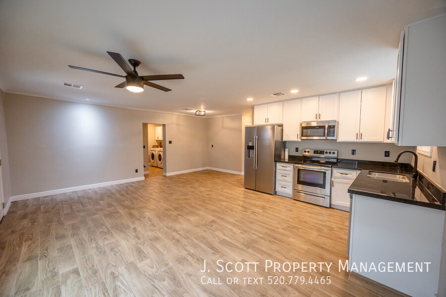 Foto principal - 649 W 1st St
