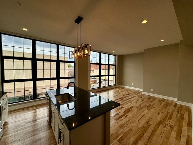 Foto del edificio - 116 S Main St