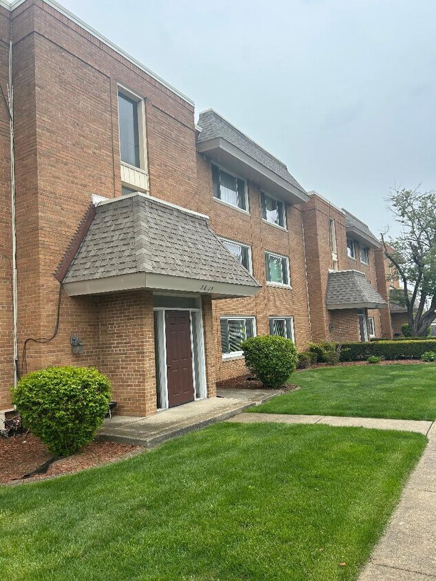3815 W 123rd St Unit 201, Alsip, IL 60803 Condo for Rent in Alsip, IL
