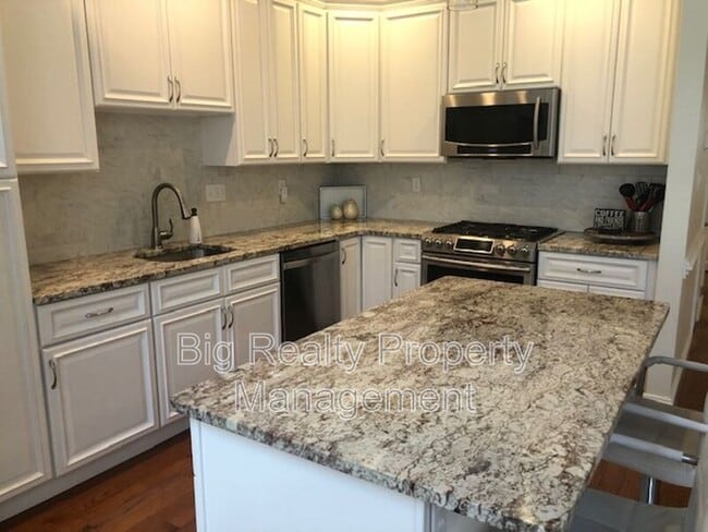 Foto del edificio - 141 Meadow View Ln