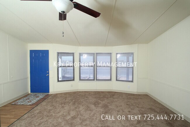 Building Photo - SINGLE STORY 4 BR HOME W/ RV PARKING NEAR ...