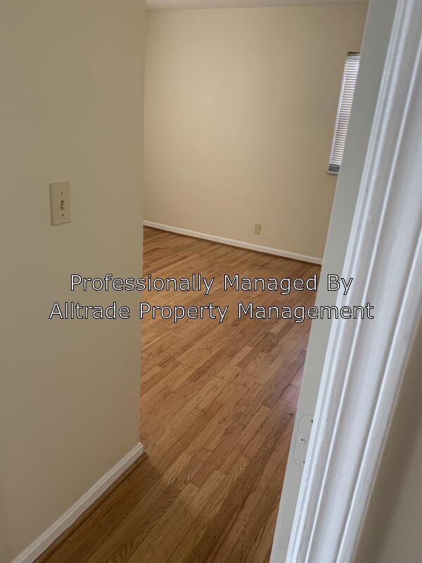 Building Photo - 2013 Terril Ln