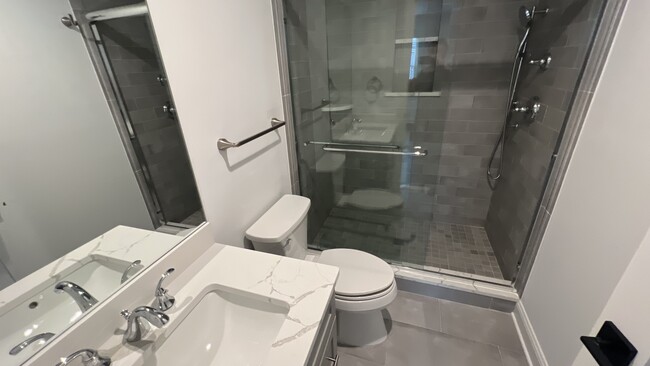 4.5 Bathrooms - 4 Madison St