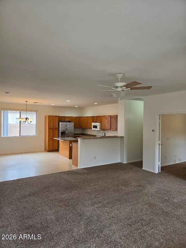 Building Photo - 12901 W Glenrosa Dr