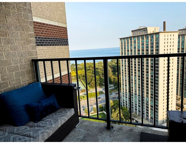 Building Photo - 3660 N Lake Shore Dr