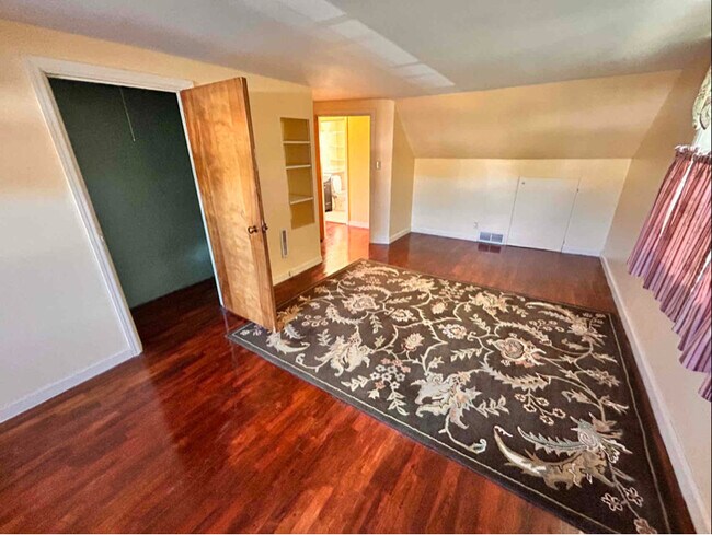 Building Photo - 263 Park Ave