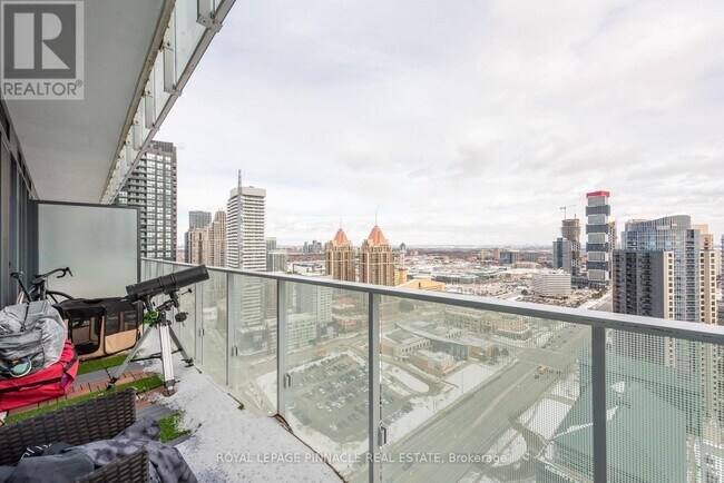 Photo du bâtiment - 3900 Confederation Pkwy