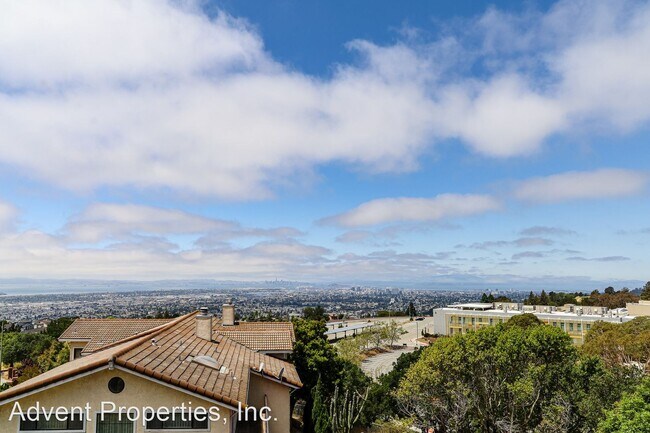 Building Photo - 4 br, 6.5 bath House - 13208 Campus Drive