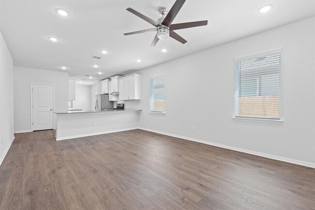 Foto del edificio - 6349 Marsh Ln