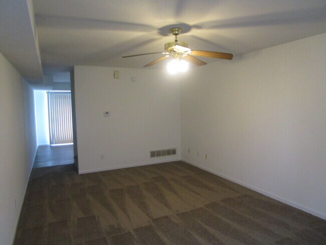 Building Photo - 2430 Harbor Park Dr