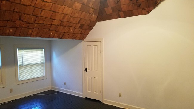 Building Photo - 818 Westover Ave