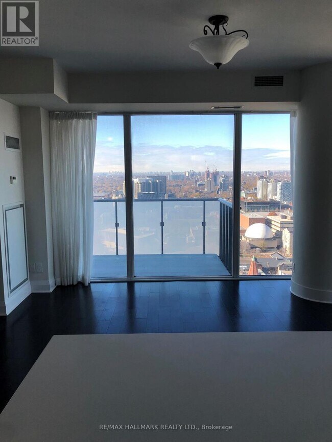 Building Photo - 65 St Mary St