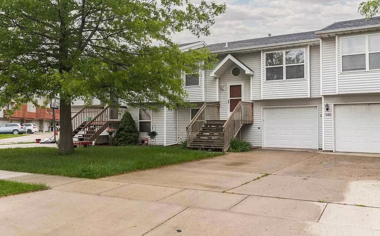 Front Exterior - 504 Kimberlite St