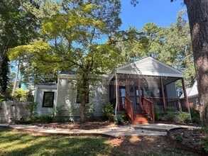 Building Photo - 3018 Medlin Dr
