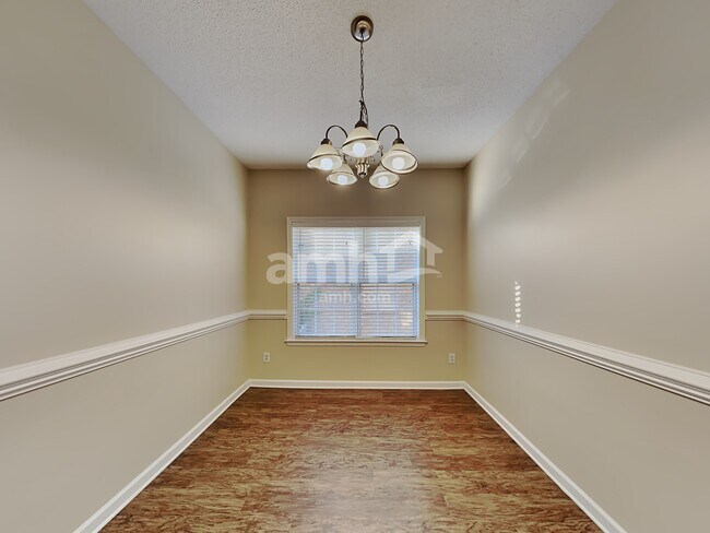 Foto del edificio - 2713 Bending Elm Dr