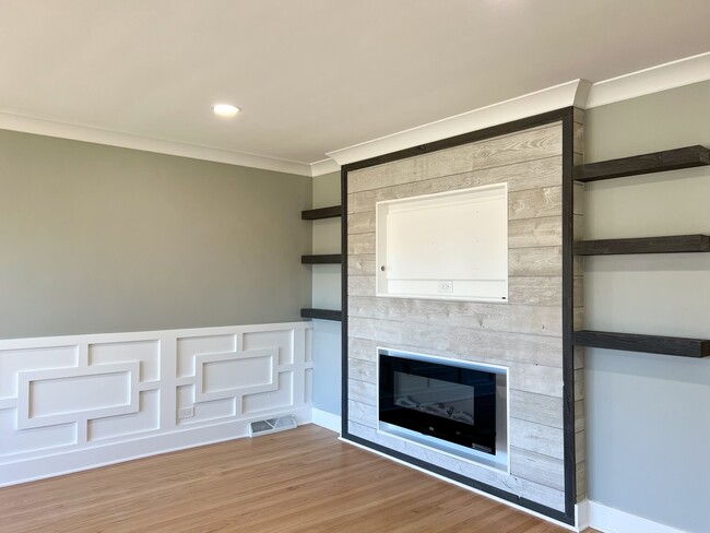 Building Photo - 4740 Opal Ave