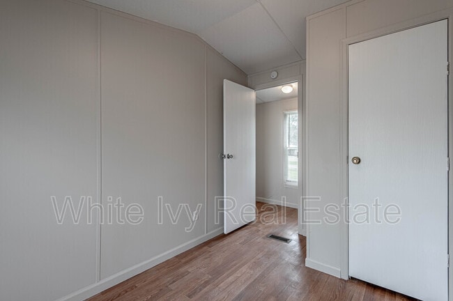 Foto del edificio - 1961 Quality Blvd