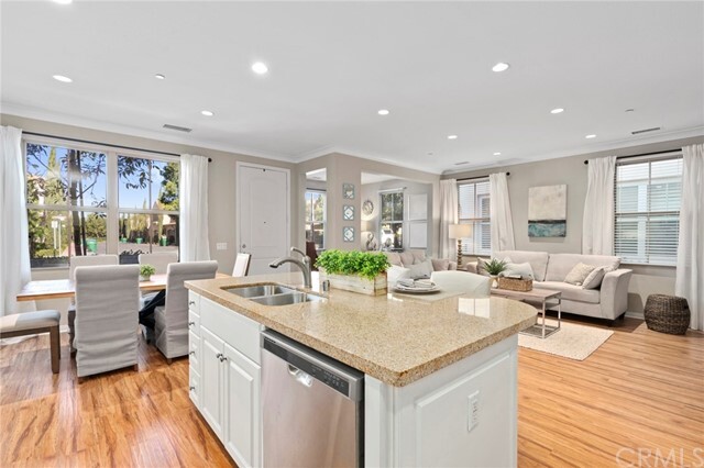 Building Photo - 106 Coralwood