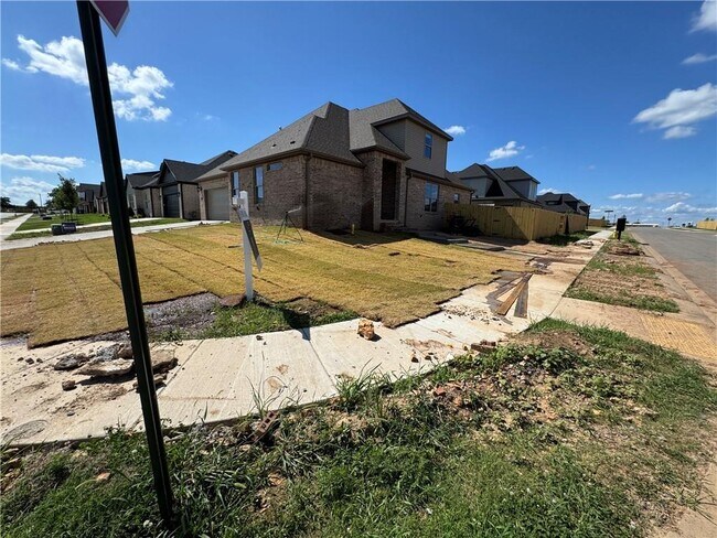 Building Photo - 7100 SW Basswood Ave
