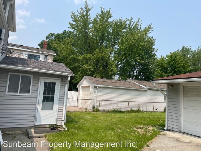 Building Photo - 3 br, 2 bath House - 23076 Melrose Ave