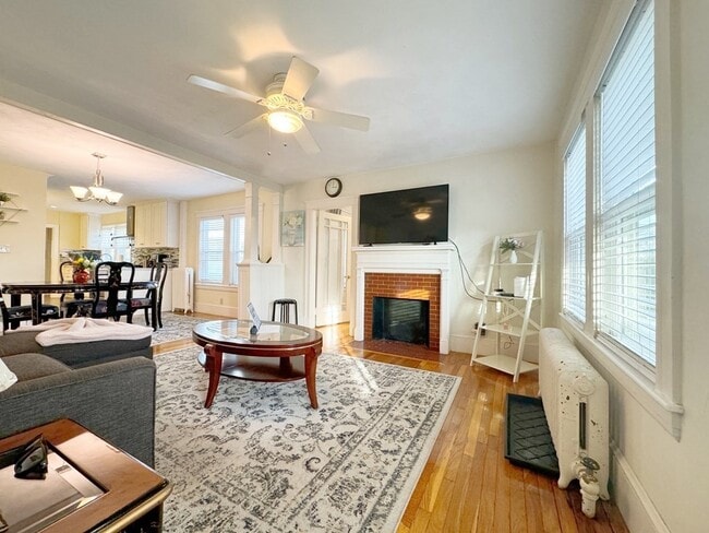 Building Photo - 112 Cypress St