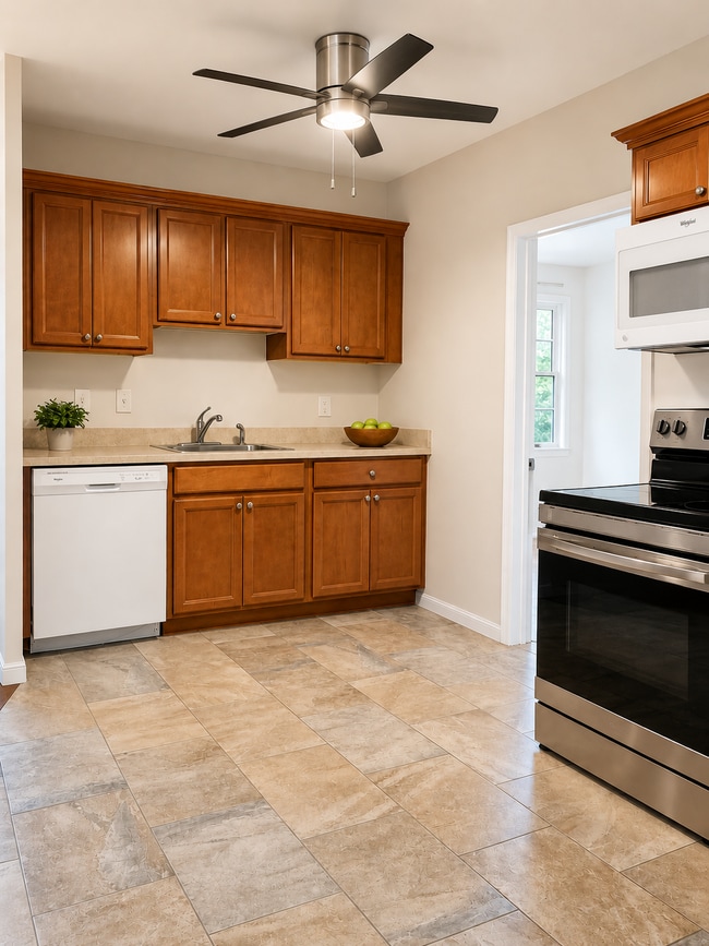 Eat-in-Kitchen - 18 Fairfield Ave