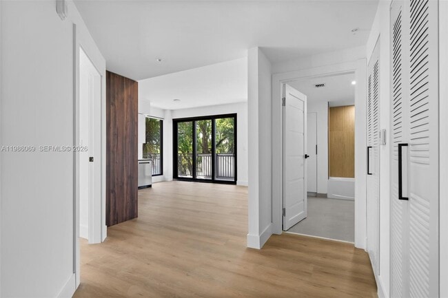 Foto del edificio - 2479 NE 192 St