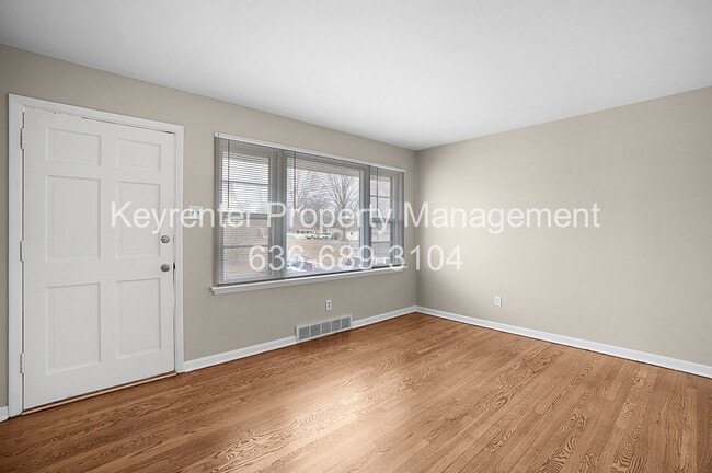 Building Photo - COMING SOON!! Charming 3-Bedroom Home in a Prime Saint Charles Location!