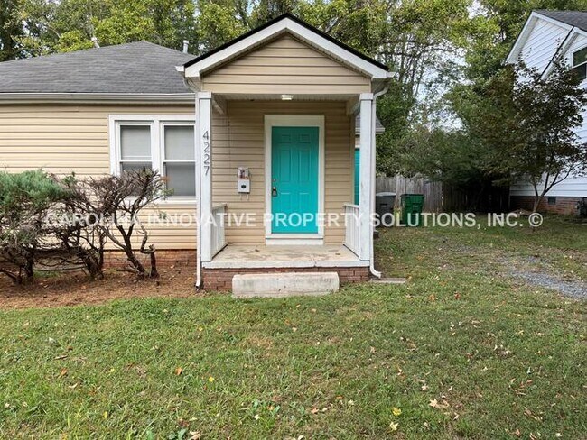 Foto del edificio - 4227 Hiddenbrook Dr