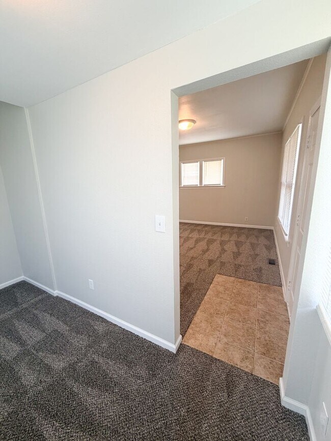 Foto del edificio - 2 BED, 1 BATH HOUSE