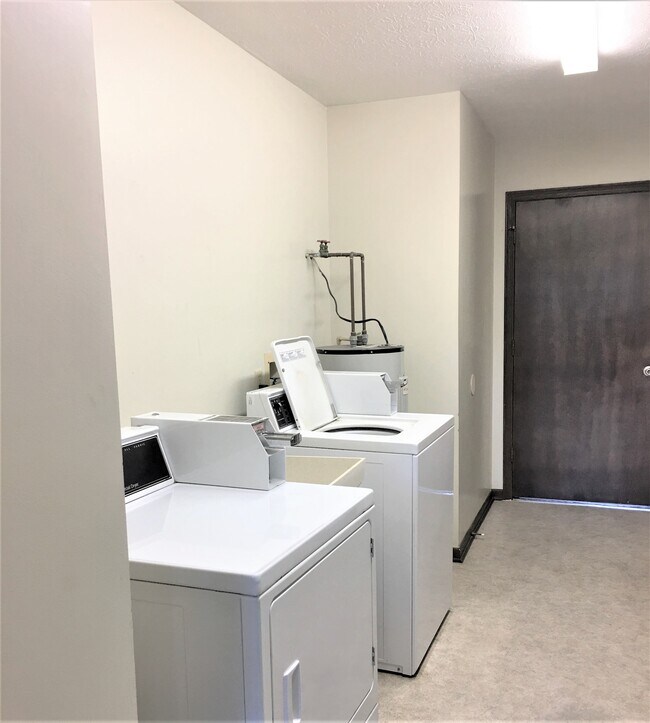 Building Photo - 805-807 Mitchell Ave