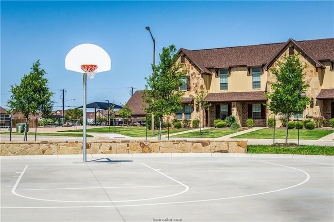 Foto del edificio - 3002 Towers Pkwy